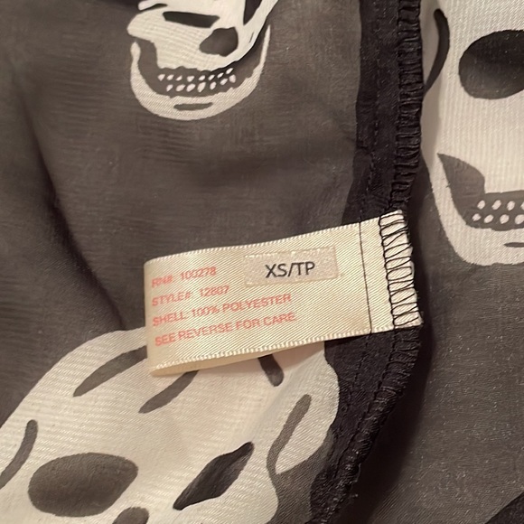 Last Kiss Skull Blouse - Size XS - Picture 6 of 8